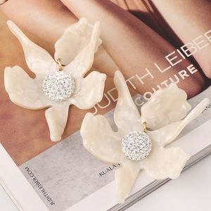 Lele sadoughi earrings big size